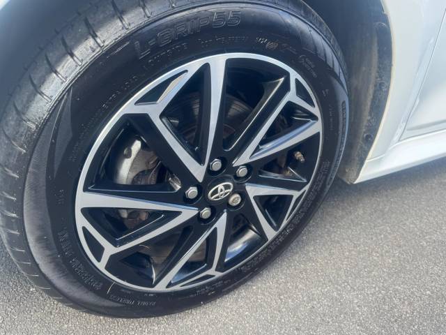2022 Toyota Yaris 1.5 VVT-h Design E-CVT Euro 6 (s/s) 5dr