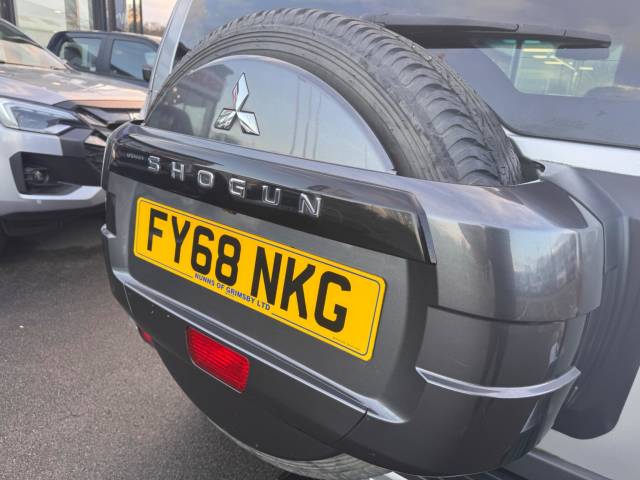 2018 Mitsubishi Shogun 3.2 DI-DC Warrior Auto 4WD SWB Euro 6 3dr