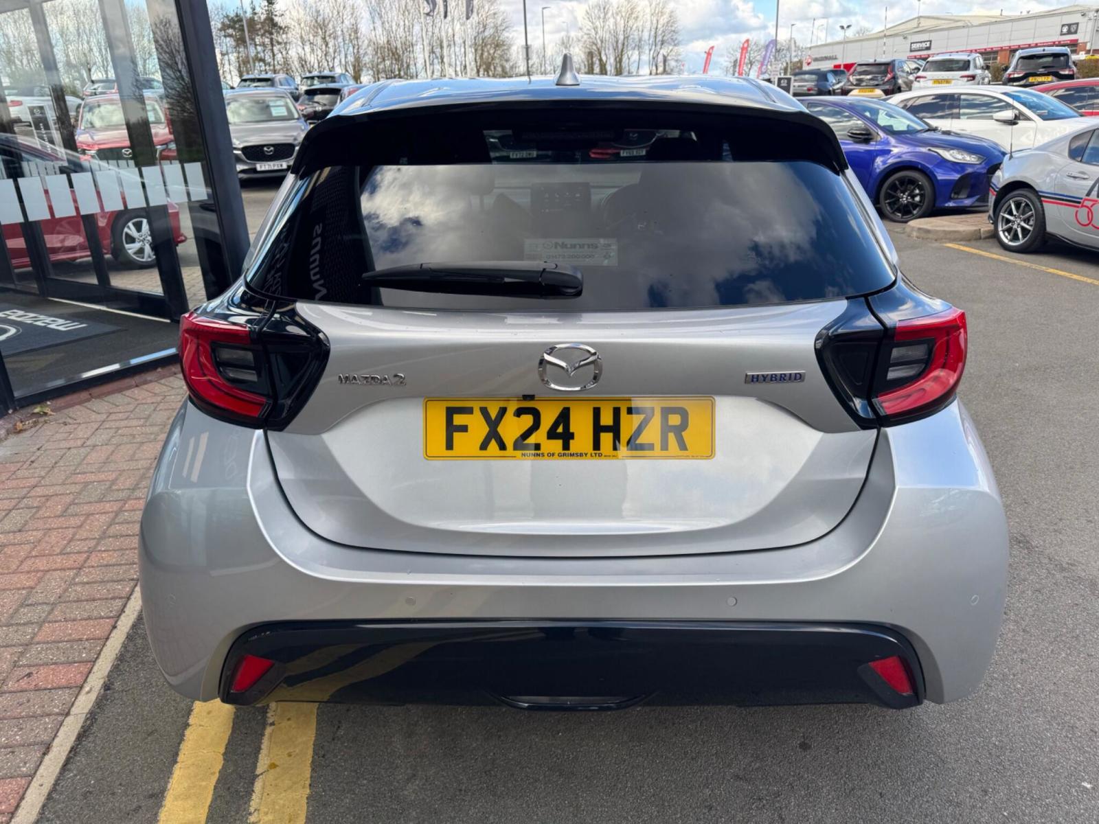 2024 Mazda Mazda2 Hybrid thumbnail 6