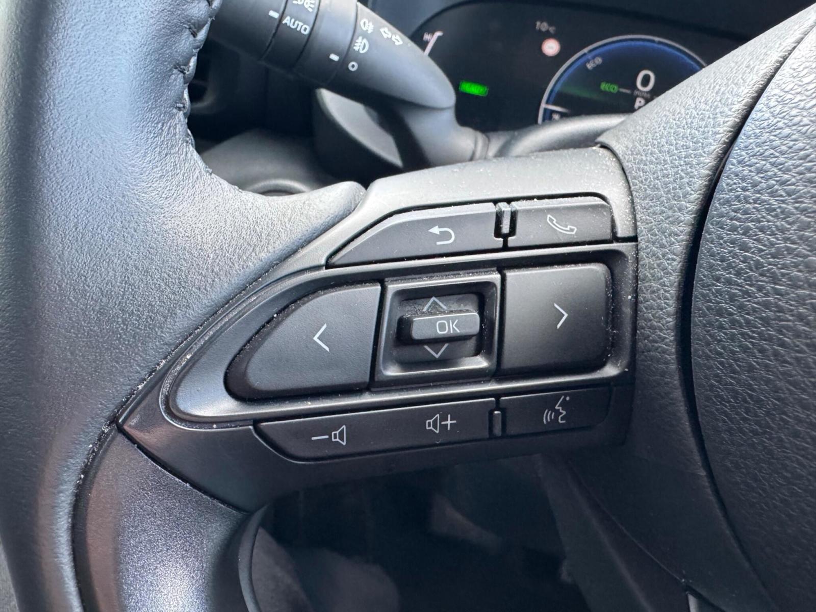 2024 Mazda Mazda2 Hybrid thumbnail 15