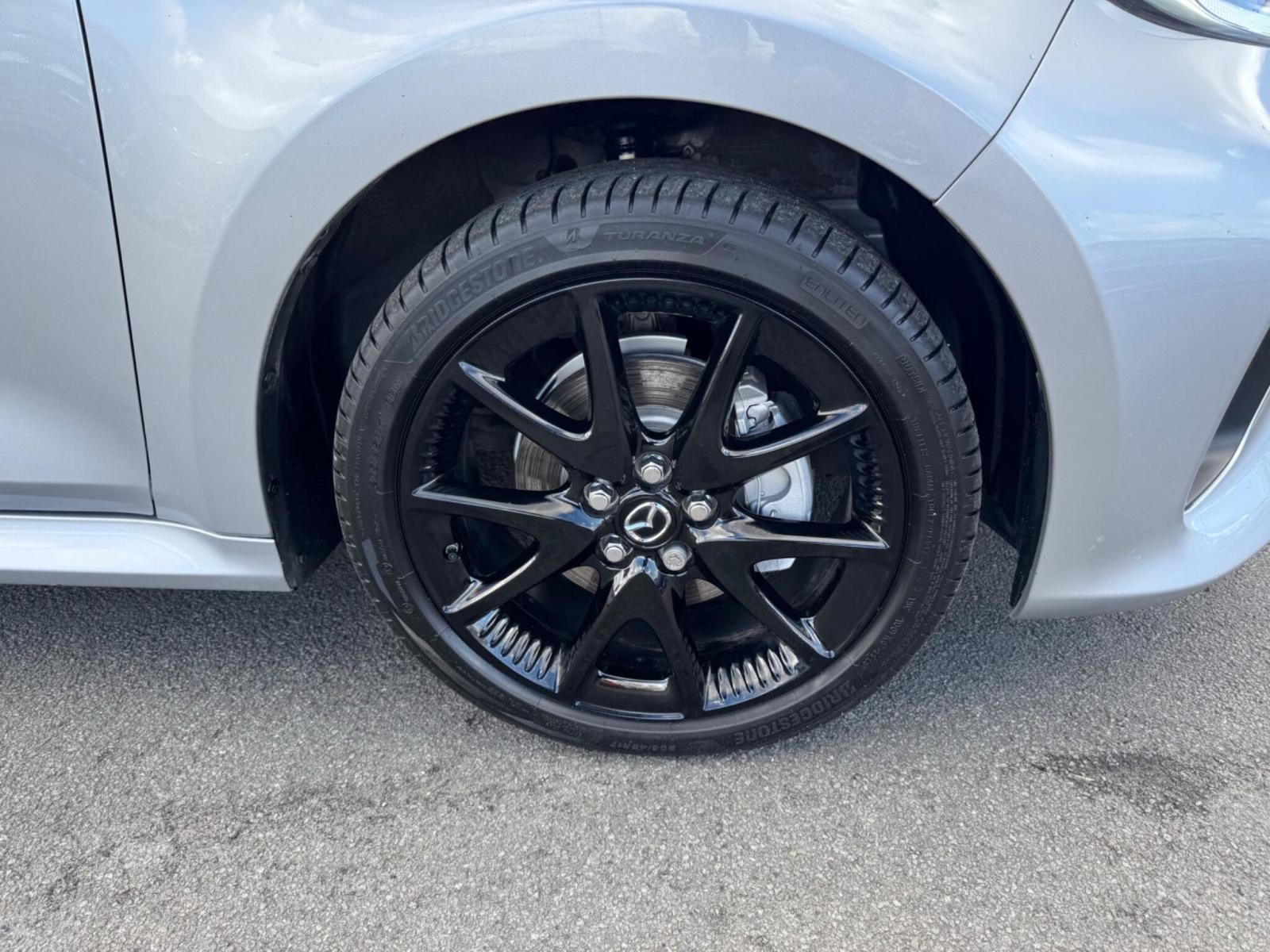2024 Mazda Mazda2 Hybrid thumbnail 17