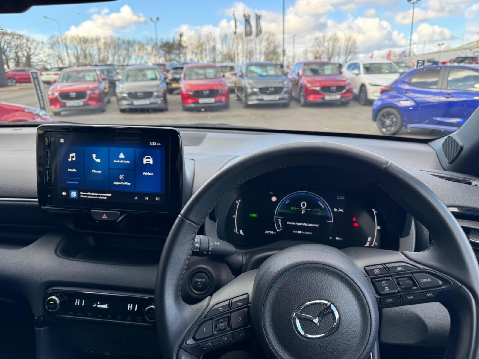 2024 Mazda Mazda2 Hybrid thumbnail 21