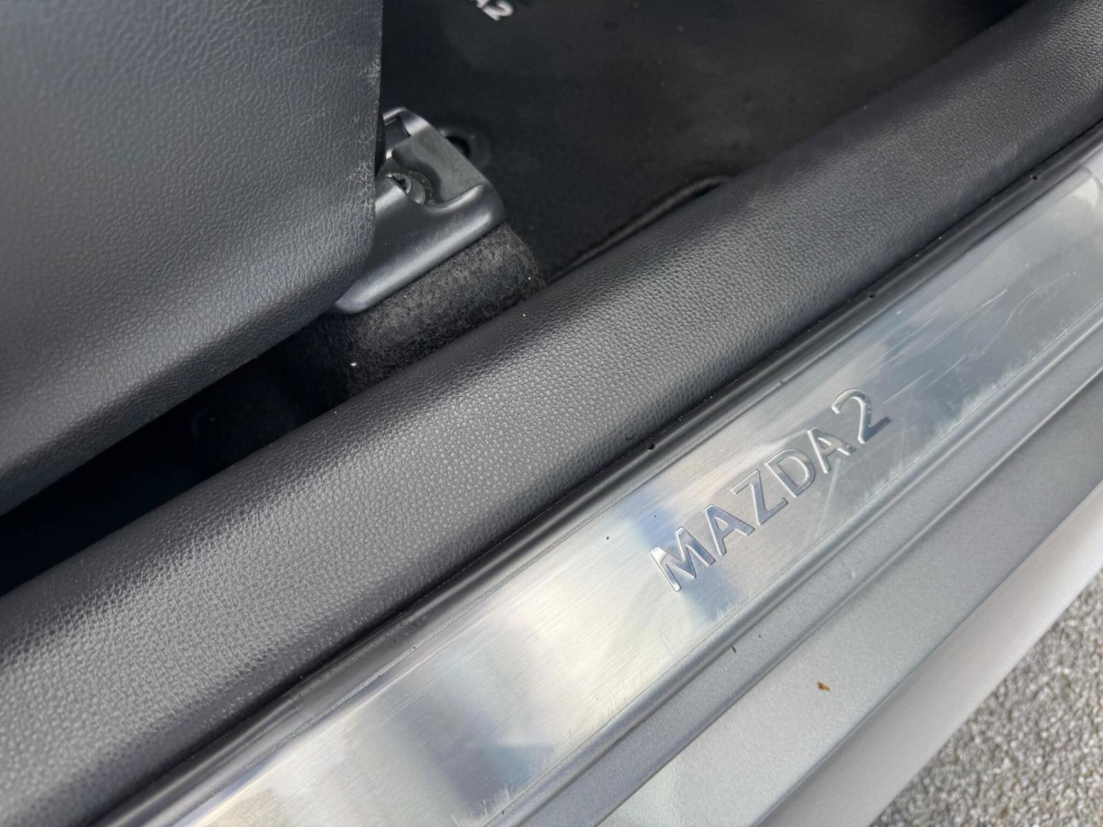 2024 Mazda Mazda2 Hybrid thumbnail 24