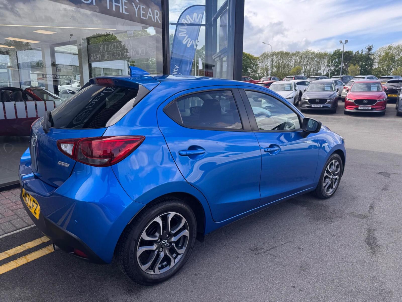 2018 Mazda Mazda2 thumbnail 9