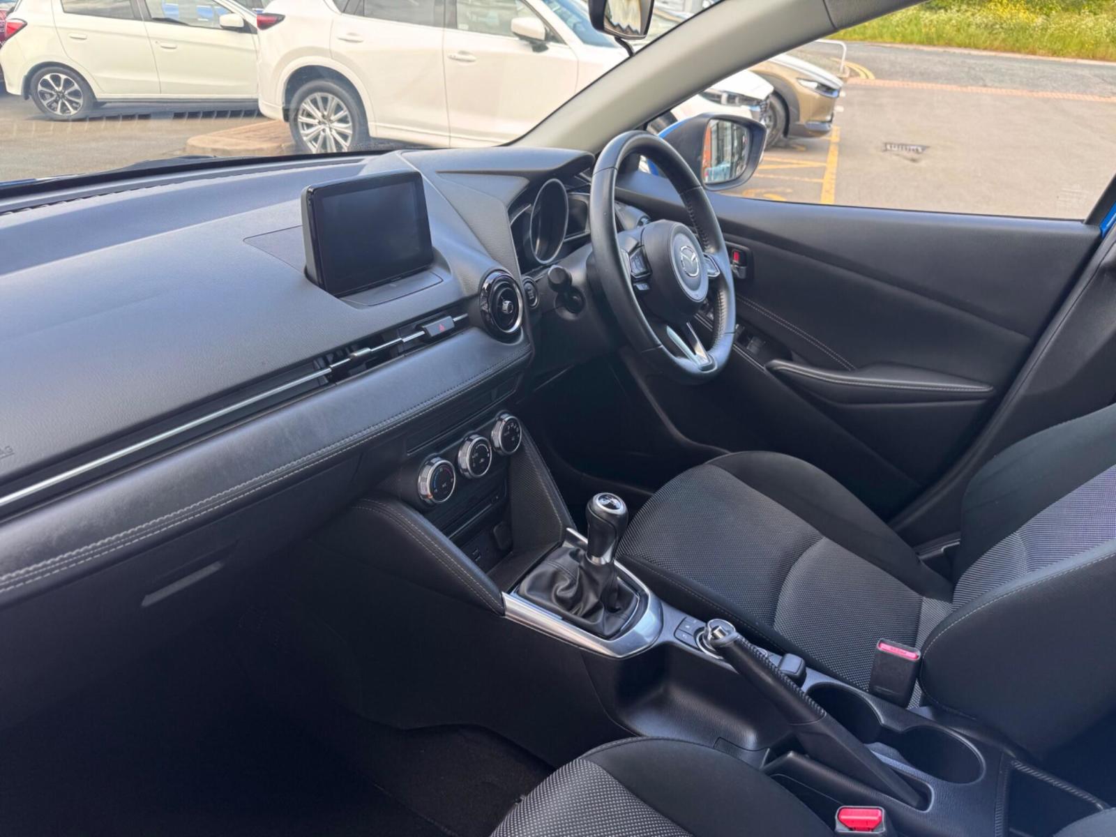 2018 Mazda Mazda2 thumbnail 10