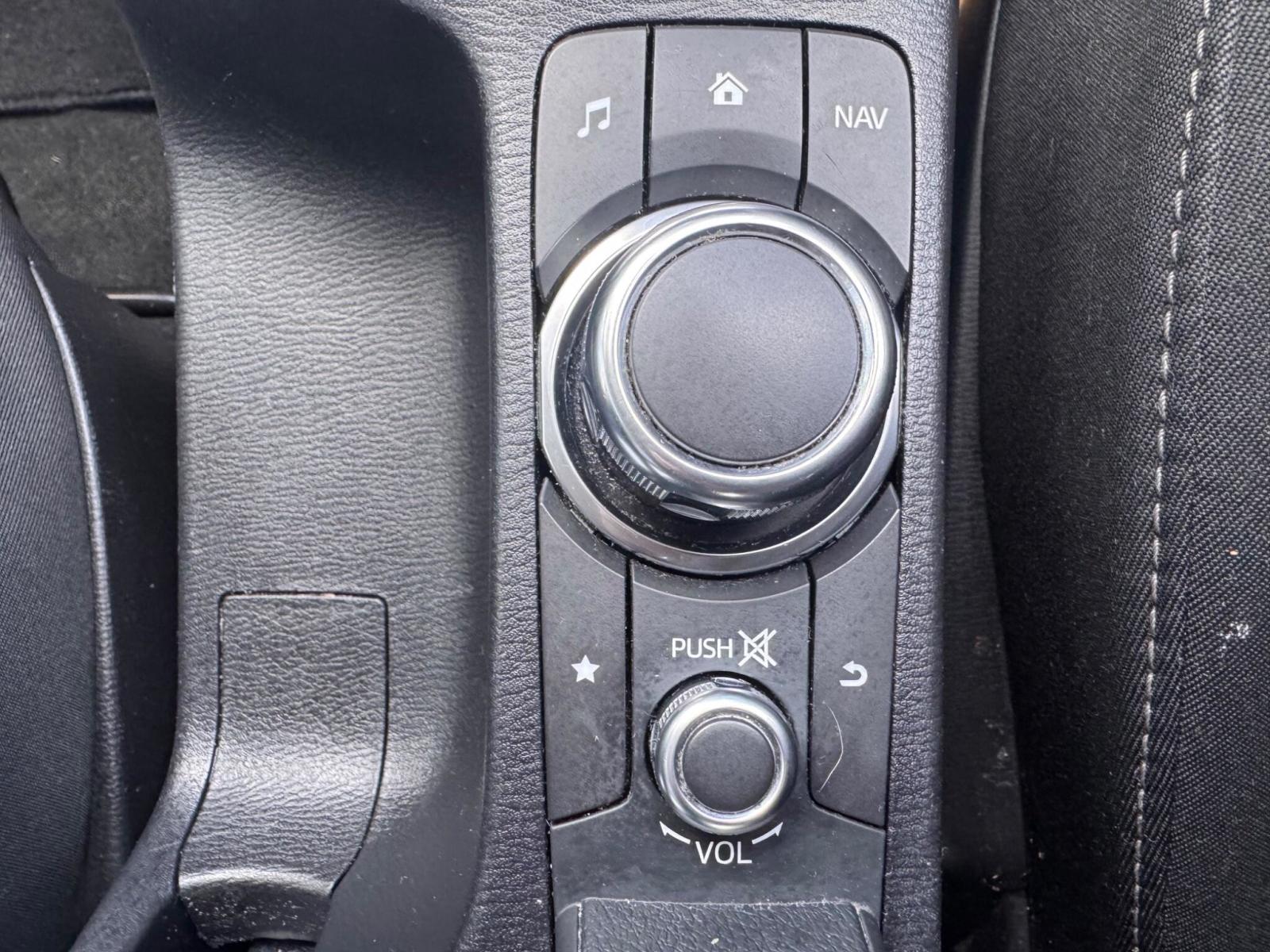 2018 Mazda Mazda2 thumbnail 15