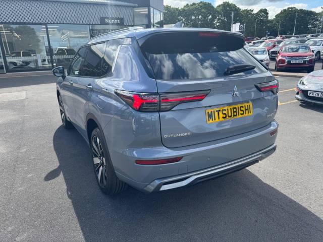 2026 Mitsubishi Outlander 2.4 22.7kWh Diamond CVT 4WD Euro 6 (s/s) 5dr
