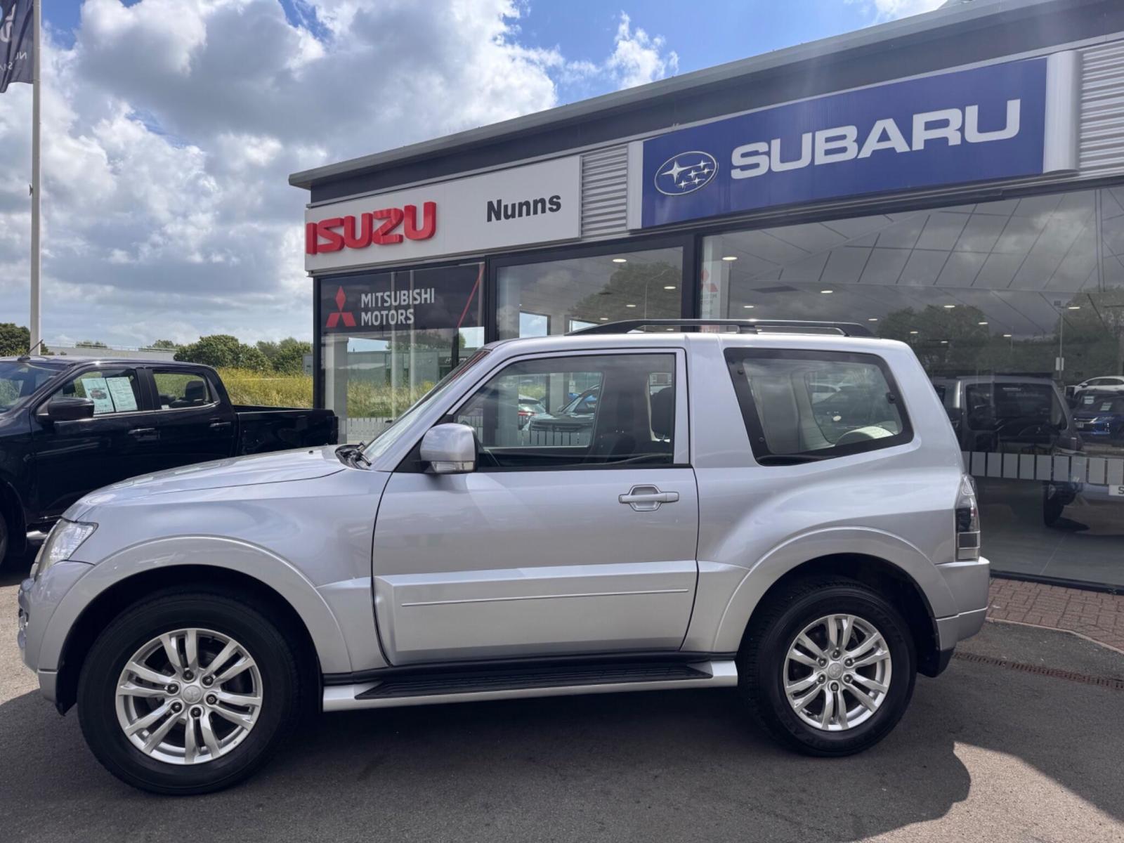 2017 Mitsubishi Shogun