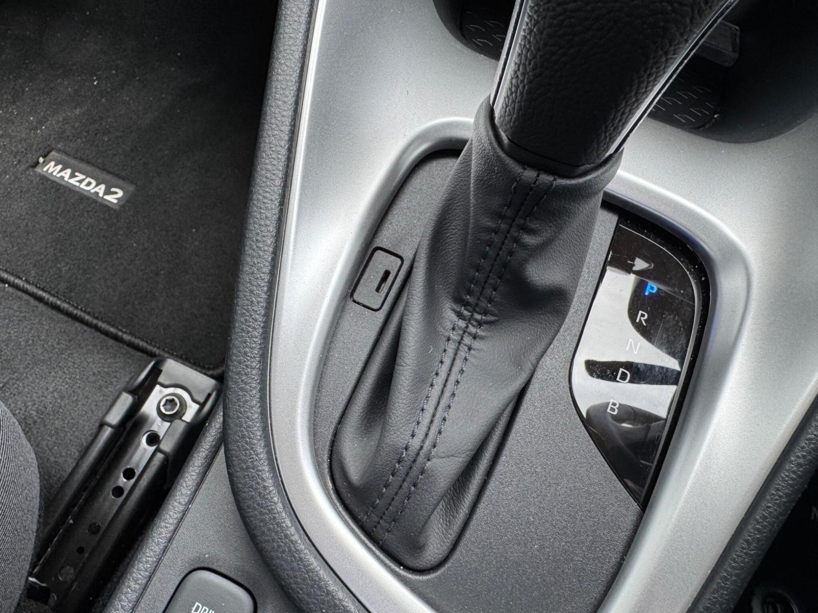 2026 Mazda Mazda2 Hybrid thumbnail 10