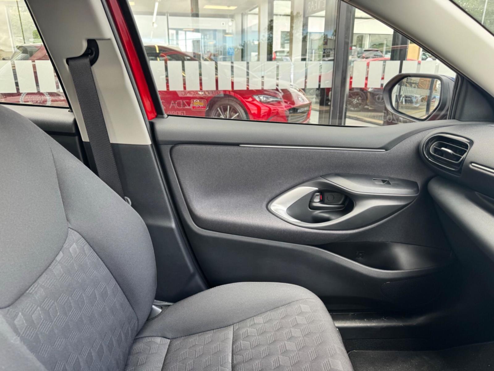 2026 Mazda Mazda2 Hybrid thumbnail 11