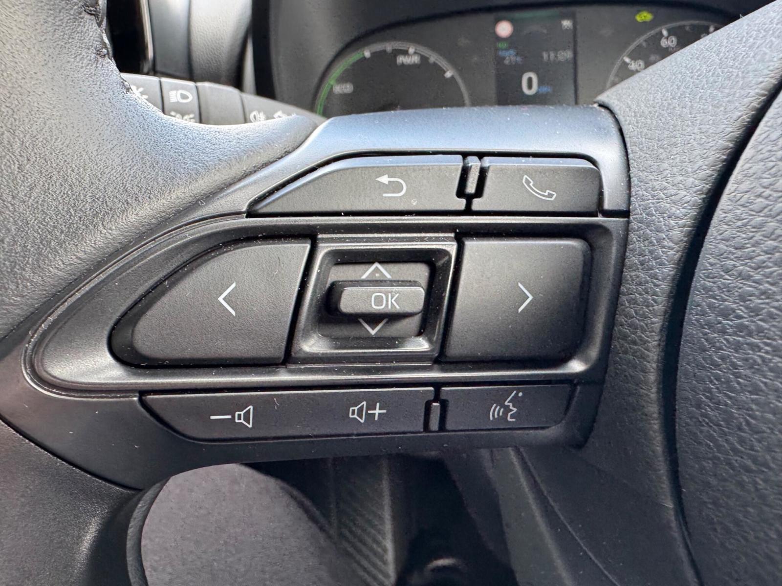2026 Mazda Mazda2 Hybrid thumbnail 15