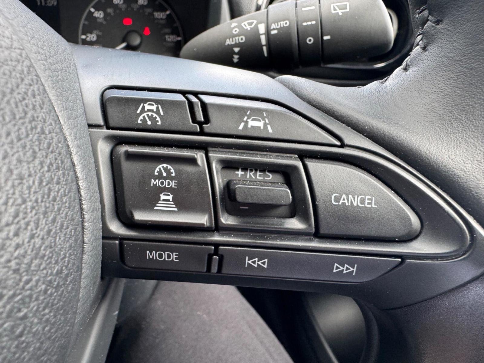 2026 Mazda Mazda2 Hybrid thumbnail 18