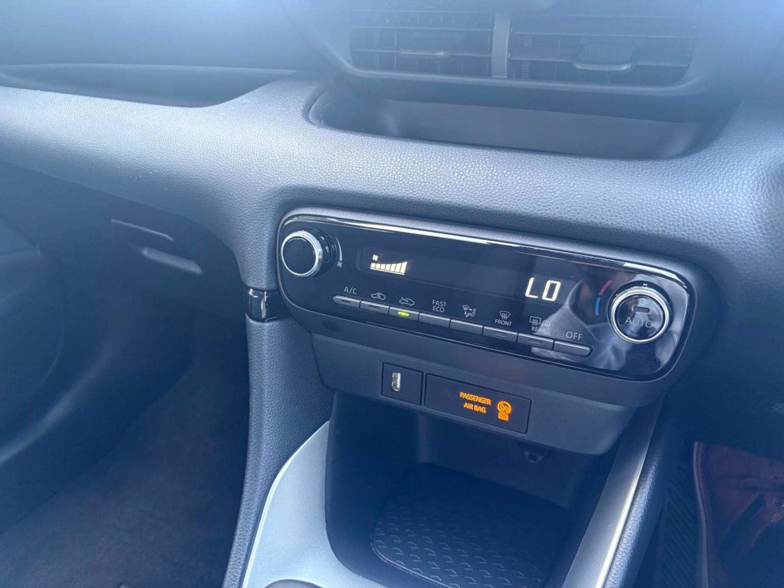 2023 Mazda Mazda2 Hybrid thumbnail 5