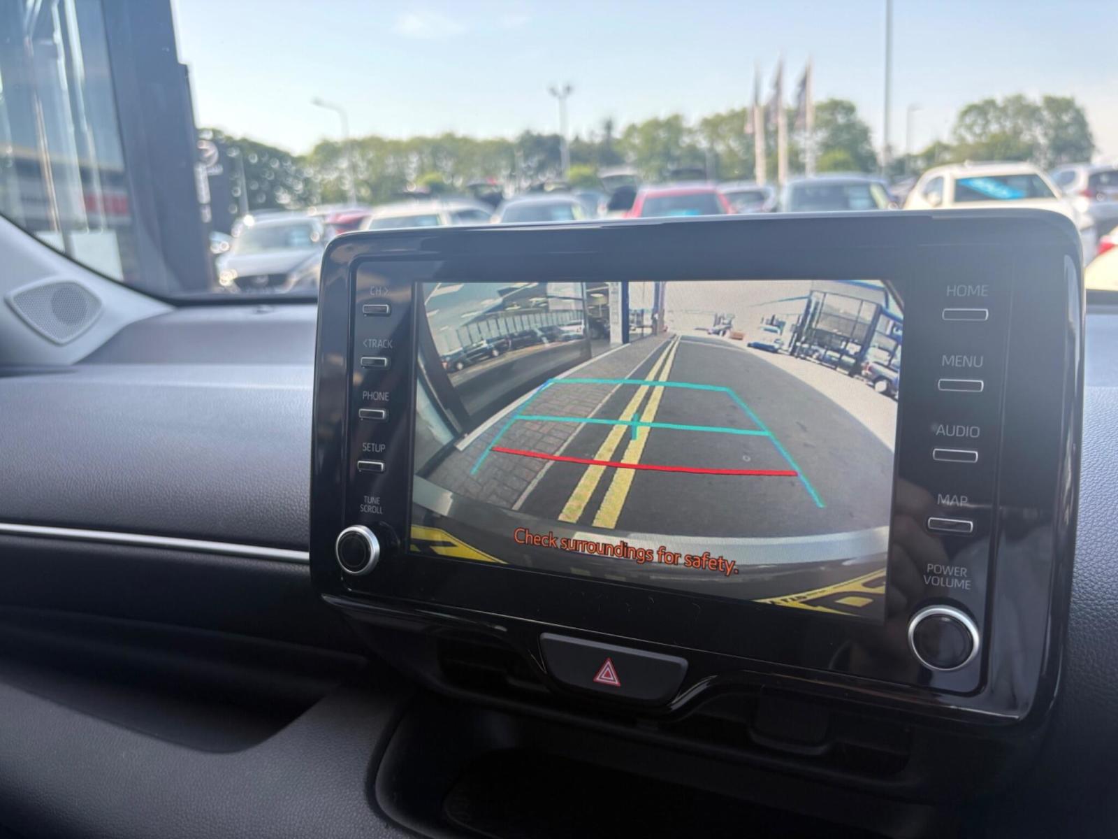 2023 Mazda Mazda2 Hybrid thumbnail 6