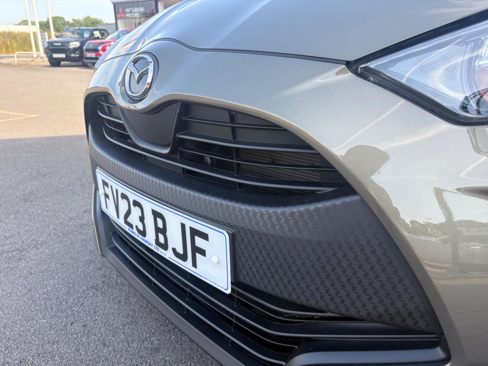 2023 Mazda Mazda2 Hybrid thumbnail 23