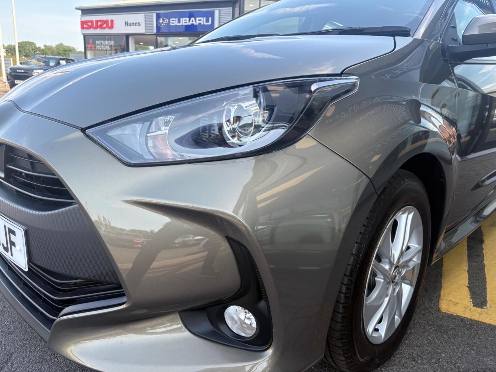 2023 Mazda Mazda2 Hybrid thumbnail 24