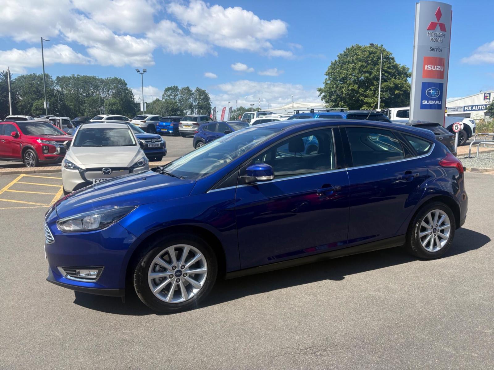 2018 Ford Focus thumbnail 6