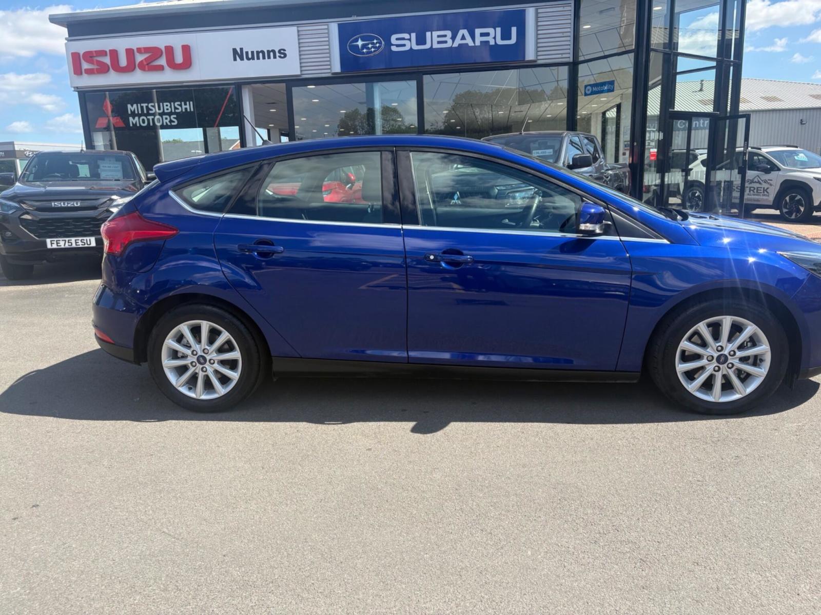 2018 Ford Focus thumbnail 8